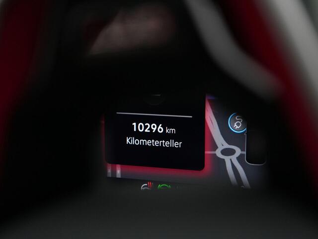 Volkswagen GOLF GTI 2.0 TSI 265 pk DSG | 8.5 GTI | Panoramadak | IQ Light | Rondomzicht camera | Head-up display | Stuur-/stoelverwarming | 19 inch