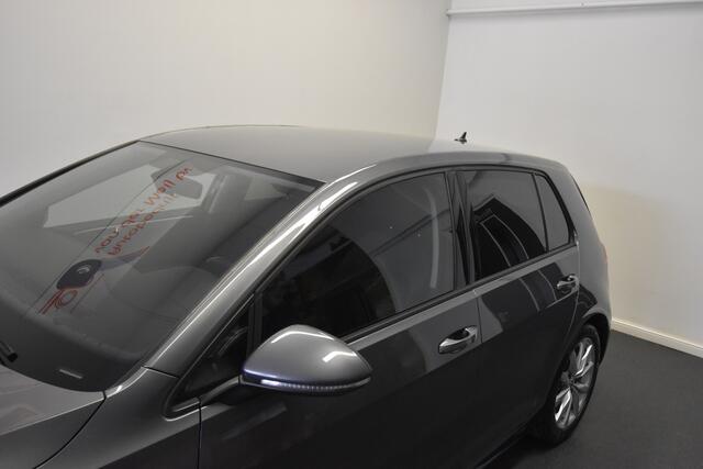 Volkswagen GOLF 1.0 TSI Comfortline Business R-Line , NAVI , CLIMATR , A UITRIJ CAM , V STOEL VERW , LMV17 , PDC V+A ,
