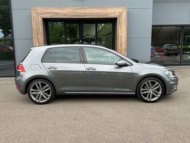 Volkswagen GOLF 1.5 TSI 150pk DSG Highline | Camera | Virtual cockpit | Trekhaak | Adapt. Cruise | Rijklaar incl. 1 jaar Bovag garantie