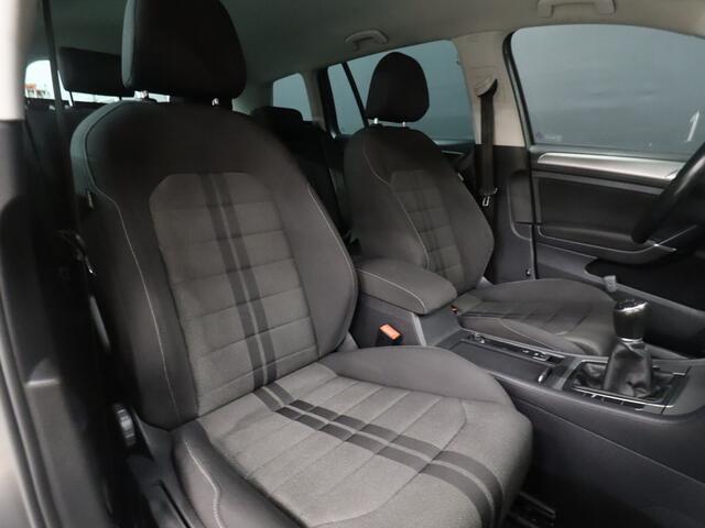 Volkswagen GOLF Variant 1.0 TSI Business Edition Connected 6-BAK [TREKHAAK, APPLE CARPLAY/ANDROID, CAMERA, CRUISE, CLIMATE CONTROL, NIEUWSTAAT]