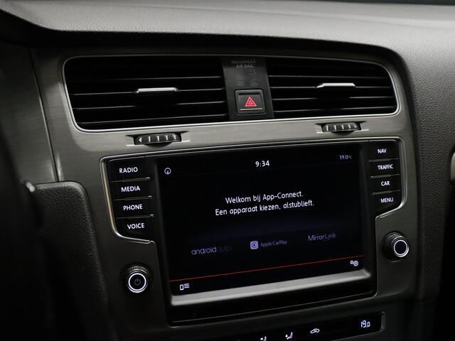 Volkswagen GOLF Variant 1.0 TSI Business Edition Connected 6-BAK [TREKHAAK, APPLE CARPLAY/ANDROID, CAMERA, CRUISE, CLIMATE CONTROL, NIEUWSTAAT]