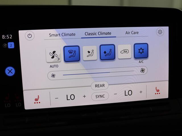 Volkswagen GOLF 1.4 eHybrid Style | Stoel & stuurverwarming | Massage | Carplay | Memory | Achterbankverwarming | Adaptive cruise | Park Assist | Sfeerverlichting | Navigatie | Full LED | PHEV