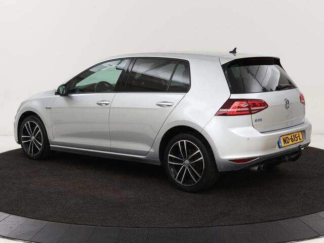 Volkswagen GOLF 1.4 TSI GTE Connected Series | Stoelverwarming | Carplay | Full LED | Trekhaak | Navigatie | Sportstoelen | Side Assist | Parkeerhulp | Climate control