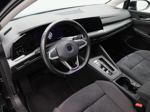 Volkswagen GOLF 1.5 eTSi 150 Pk Automaat Style | Adaptive Cruise | CarPlay | Navigatie | Bluetooth | Parkeersensoren | 17 Inch | 87.485 Km!!