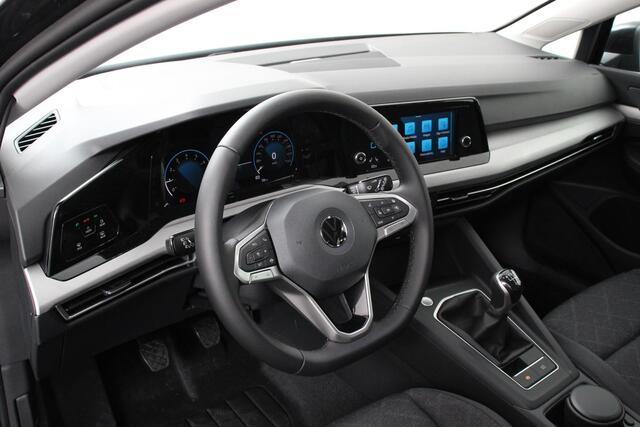 Volkswagen GOLF 1.5 TSI 130pk Life Navigatie Climate control Camera Led Parkeer sensoren Virtuel Cockpit Stoel en Stuur verwarming
