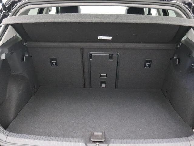 Volkswagen GOLF 1.4 eHybrid Style 204 PK DSG Matrix LED, Panoramadak, Achteruitrijcamera, Side Assist, Stoelverwarming, 18" LM Velgen Bergamo