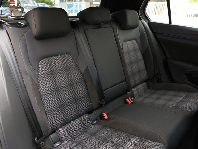 Volkswagen GOLF 2.0 TSI GTI 265 pk DSG | Panoramadak | Camera | Stoel- en stuurverwarming | Black Style | LED Plus | Spiegelpakket |19 inch Estoril