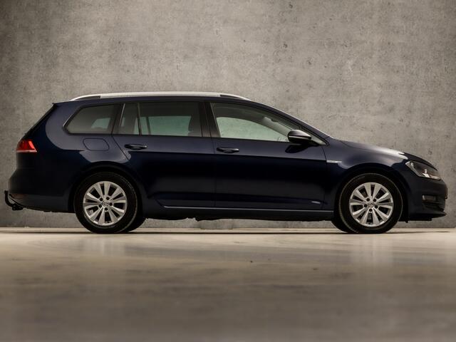 Volkswagen GOLF Variant 1.0 TSI Sportline (APPLE CARPLAY, NAVIGATIE, CAMERA, CLIMATE, SPORTSTOELEN, TREKHAAK, GETINT GLAS, PARKEERSENSOREN, NIEUWE APK, NIEUWSTAAT)