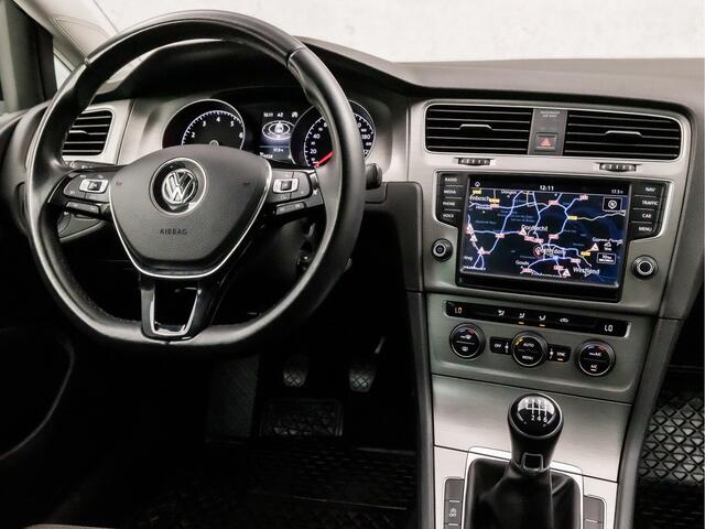 Volkswagen GOLF Variant 1.0 TSI Sportline (APPLE CARPLAY, NAVIGATIE, CAMERA, CLIMATE, SPORTSTOELEN, TREKHAAK, GETINT GLAS, PARKEERSENSOREN, NIEUWE APK, NIEUWSTAAT)