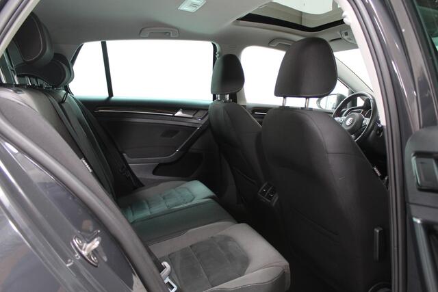 Volkswagen GOLF 1.5 TSI Highline | Pano | Vitrual | Keyless | Stoelverwarming