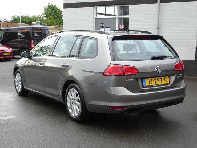 Volkswagen GOLF Variant 1.0 TSI Connected Series Automatische airco, licht metalen velgen, navigatie, cruise controle, parkeersensoren voor en achter, achteruitrijcamera, enz.
