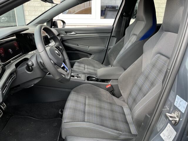 Volkswagen GOLF 1.4 eHybrid GTE / AUTOMAAT/ 245 PK/ 18" LMV/ APP-CONNECT/ PARK. SENSOREN + CAMERA/ RIJ-MODI/ STOEL-STUUR VERWARM./ ADAPT. CRUISE/ DIGITAL DASH/ CLIMA/ DAB
