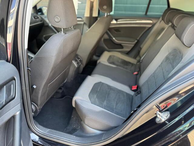 Volkswagen GOLF 1.5 TSI Highline Business R