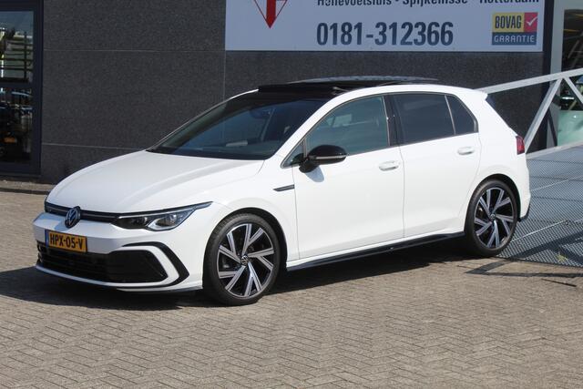 Volkswagen GOLF 1.5 eTSI 2x R-Line Business AUTOMAAT/Panoramadak/Navigatie/Sfeerverlichting/Adaptive cruise control/Climate control/Stuurverwarming/Stoelverwarming/Achteruitrijcamera/Parkeersensoren rondom/Keyless/Apple carplay/LED koplampen/18'' Lichtmetalen velgen.