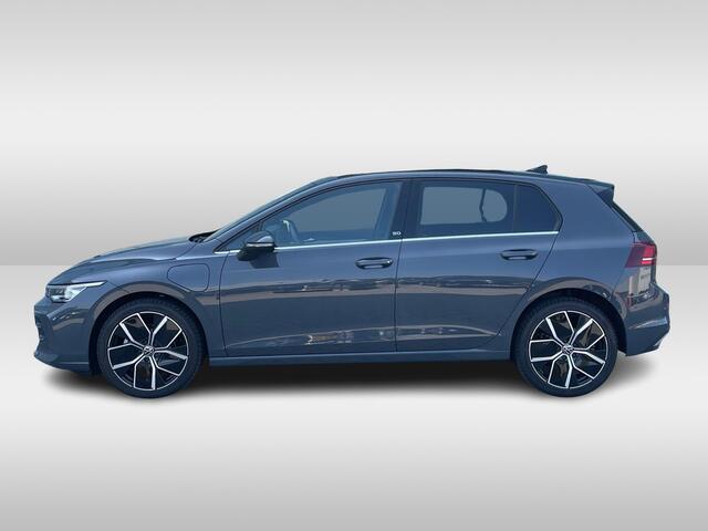 Volkswagen GOLF 1.5 eHybrid 204PK DSG 50 Edition / Panoramadak / Achteruitrijcamera / Side Assist / Keyless / 18'' LMV / VW
