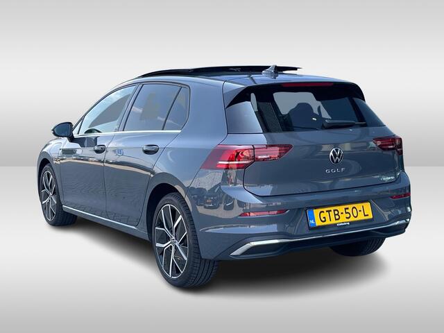 Volkswagen GOLF 1.5 eHybrid 204PK DSG 50 Edition / Panoramadak / Achteruitrijcamera / Side Assist / Keyless / 18'' LMV / VW