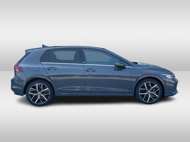 Volkswagen GOLF 1.5 eHybrid 204PK DSG 50 Edition / Panoramadak / Achteruitrijcamera / Side Assist / Keyless / 18'' LMV / VW
