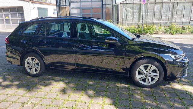 Volkswagen GOLF Variant 1.0 eTSI Life Automaat Mildhybrid