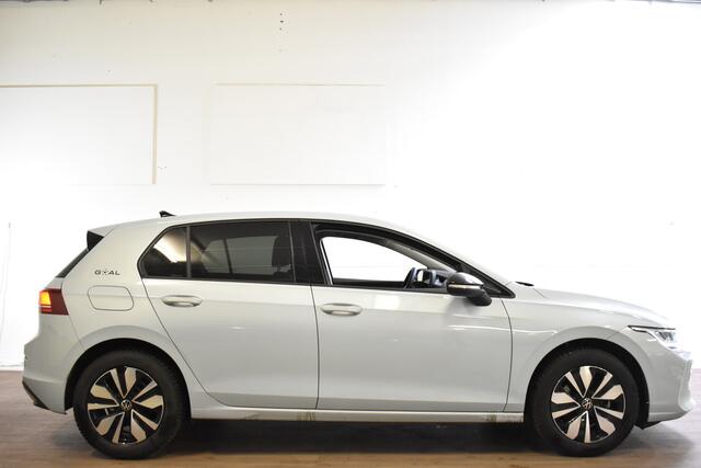 Volkswagen GOLF NEW 1.5 TSI LIFE GOAL NAVI/CARPLAY/TREKHAAK