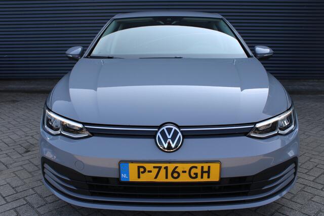Volkswagen GOLF 1.5 eTSI Style Full-Led Navigatie Stuur-Stoelverwarming Sfeerverlichting NAP