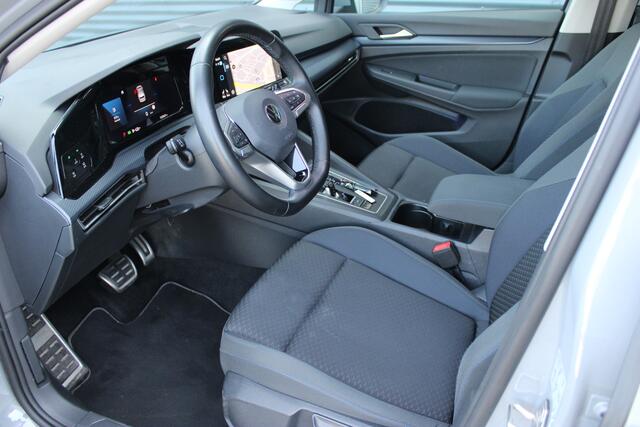 Volkswagen GOLF 1.5 eTSI Style Full-Led Navigatie Stuur-Stoelverwarming Sfeerverlichting NAP