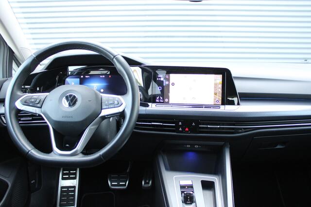 Volkswagen GOLF 1.5 eTSI Style Full-Led Navigatie Stuur-Stoelverwarming Sfeerverlichting NAP