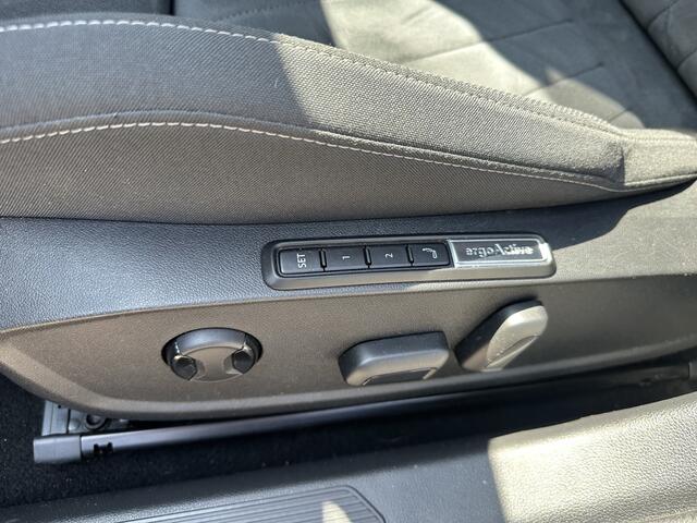 Volkswagen GOLF 1.0 TSI Life Business | Lane assist | Virtual cockpit | Matrix