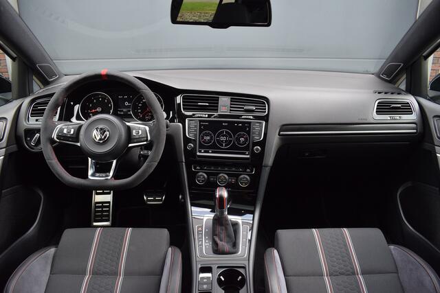 Volkswagen GOLF GTI Clubsport 2.0 TSI 265pk DSG | Schaalstoelen | Panoramadak