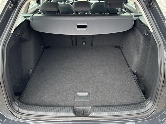Volkswagen GOLF 1.5 TSI LIFE BUSINESS CAMERA/NAVI/CARPLAY/ACC