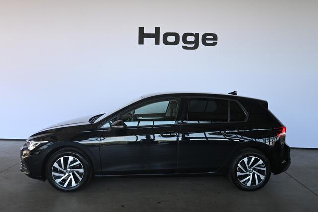 Volkswagen GOLF 1.5 eTSI Style Automaat Clima Navigatie Stoelverwarming Rijklaarprijs Inruil Mogelijk!