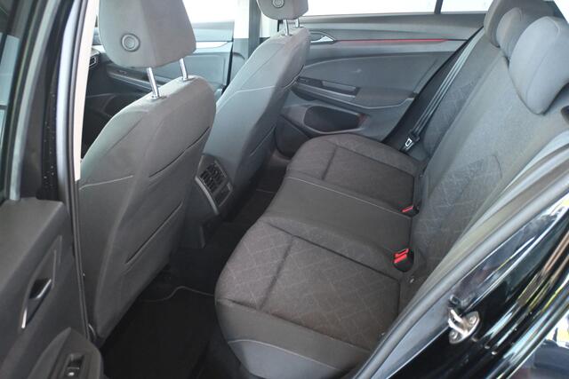 Volkswagen GOLF 1.5 eTSI Style Automaat Clima Navigatie Stoelverwarming Rijklaarprijs Inruil Mogelijk!