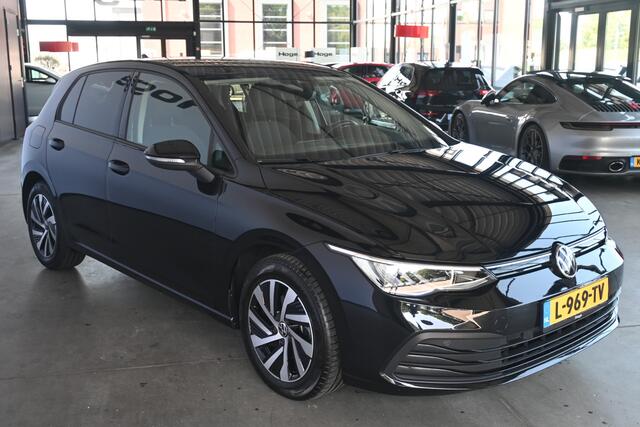 Volkswagen GOLF 1.5 eTSI Style Automaat Clima Navigatie Stoelverwarming Rijklaarprijs Inruil Mogelijk!