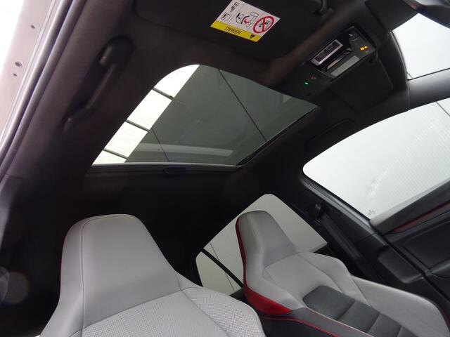 Volkswagen GOLF 2.0 TSI GTI * PANO * VENTILATIE * ACC !!