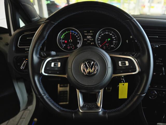 Volkswagen GOLF 1.4 TSI PHEV GTE / Dealer Onderhouden / Stoelverwarming / LED Koplampen