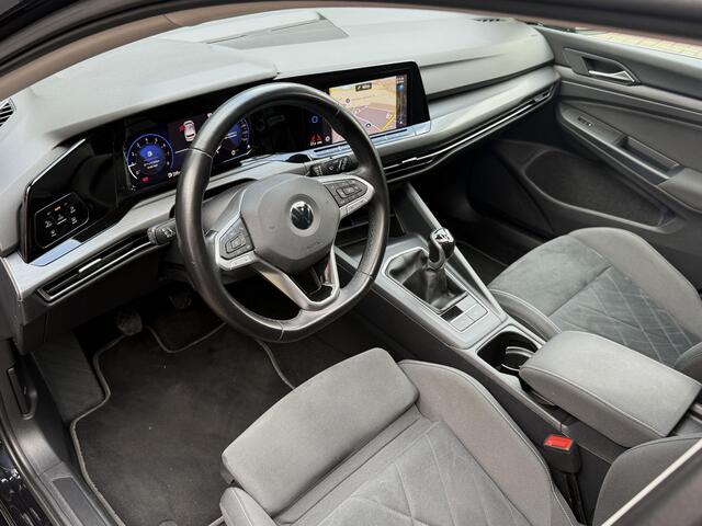 Volkswagen GOLF 1.5 TSI 150PK *!* HIGHLINE *!* PANODAK/ IQ LED/ NAVI/ CARPLAY/ MASSAGE *!*