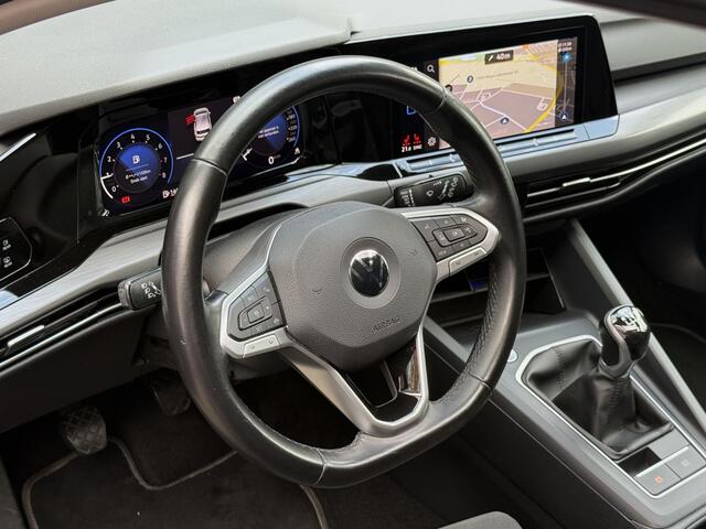Volkswagen GOLF 1.5 TSI 150PK *!* HIGHLINE *!* PANODAK/ IQ LED/ NAVI/ CARPLAY/ MASSAGE *!*