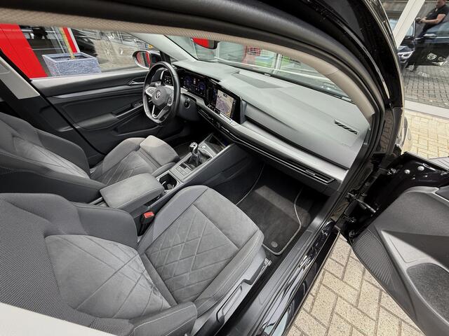 Volkswagen GOLF 1.5 TSI 150PK *!* HIGHLINE *!* PANODAK/ IQ LED/ NAVI/ CARPLAY/ MASSAGE *!*