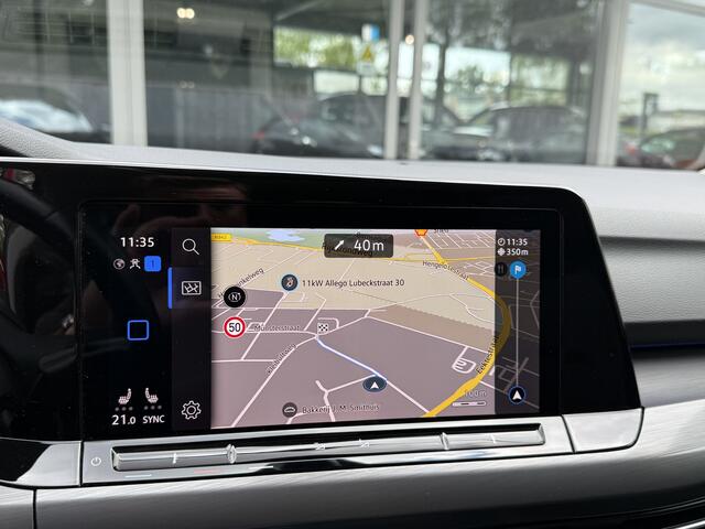 Volkswagen GOLF 1.5 TSI 150PK *!* HIGHLINE *!* PANODAK/ IQ LED/ NAVI/ CARPLAY/ MASSAGE *!*