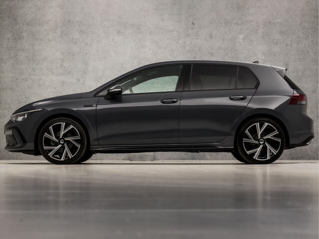 Volkswagen GOLF 1.5 TSI R-Line Sport 150Pk Automaat (CAMERA, APPLE CARPLAY, ELEKTRISCHE TREKHAAK, ADAPTIVE LED, STOELVERWARMING, DAB+, KUIPSTOELEN, STUURVERWARMING, ADAPTIVE CRUISE, ZWART HEMEL, NIEUWSTAAT)