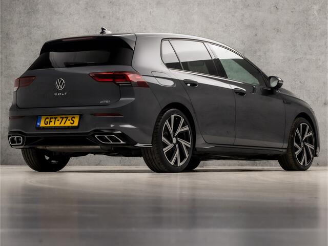 Volkswagen GOLF 1.5 TSI R-Line Sport 150Pk Automaat (CAMERA, APPLE CARPLAY, ELEKTRISCHE TREKHAAK, ADAPTIVE LED, STOELVERWARMING, DAB+, KUIPSTOELEN, STUURVERWARMING, ADAPTIVE CRUISE, ZWART HEMEL, NIEUWSTAAT)