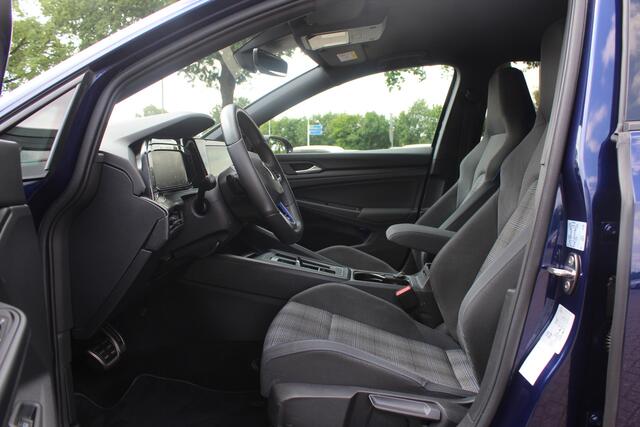 Volkswagen GOLF 1.4 eHybrid GTE / Camera / Navigatie / Sfeerverlichting / LED Koplampen / 18'' / Virtual Cockpit / DAB / Stoelverwarming / ACC