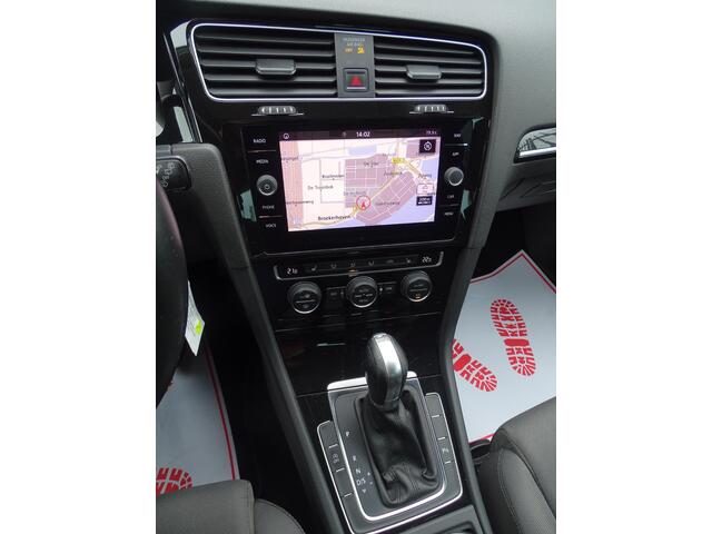 Volkswagen GOLF 1.5 TSI Highline Business R AUTOMAAT|NAVIGATIE|PARKEER SENSOREN|ADAPTIVE CRUISE CONTROL|LED KOPLAPEN|R-LINE|STOELVERWARMING|AIRCO ECC|