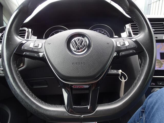Volkswagen GOLF 1.5 TSI Highline Business R AUTOMAAT|NAVIGATIE|PARKEER SENSOREN|ADAPTIVE CRUISE CONTROL|LED KOPLAPEN|R-LINE|STOELVERWARMING|AIRCO ECC|