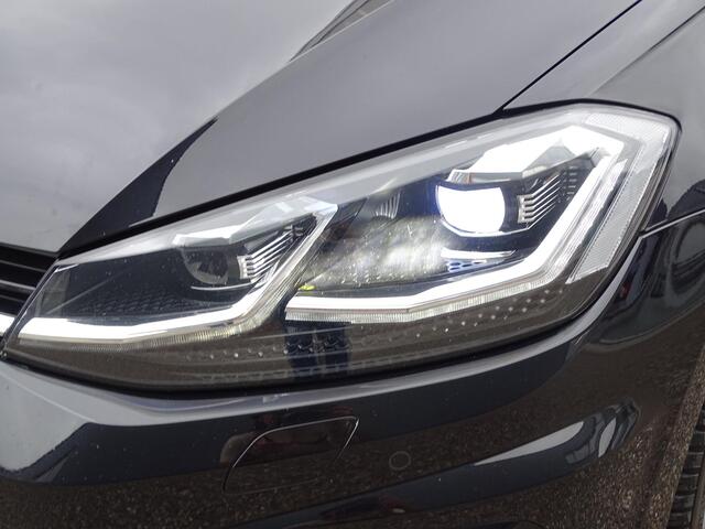 Volkswagen GOLF 1.5 TSI Highline Business R AUTOMAAT|NAVIGATIE|PARKEER SENSOREN|ADAPTIVE CRUISE CONTROL|LED KOPLAPEN|R-LINE|STOELVERWARMING|AIRCO ECC|