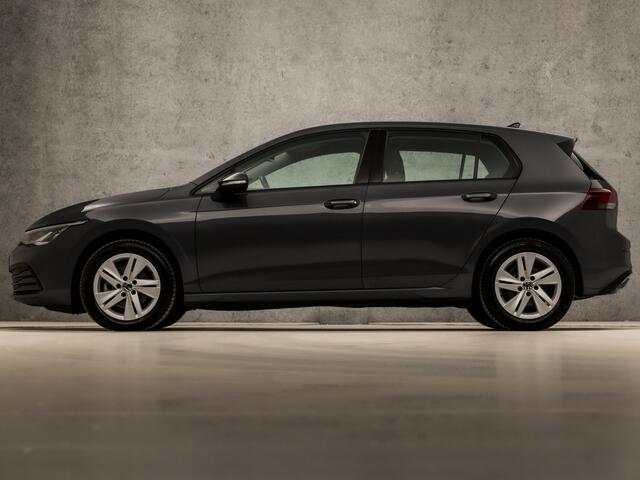 Volkswagen GOLF 1.0 eTSI Sport Automaat (APPLE CARPLAY, GROOT NAVI, KEYLESS, SFEERVERLICHTING, SPORTSTOELEN, LM VELGEN, PARKEERSENSOREN, ADAPTIVE CRUISE, NIEUWSTAAT)
