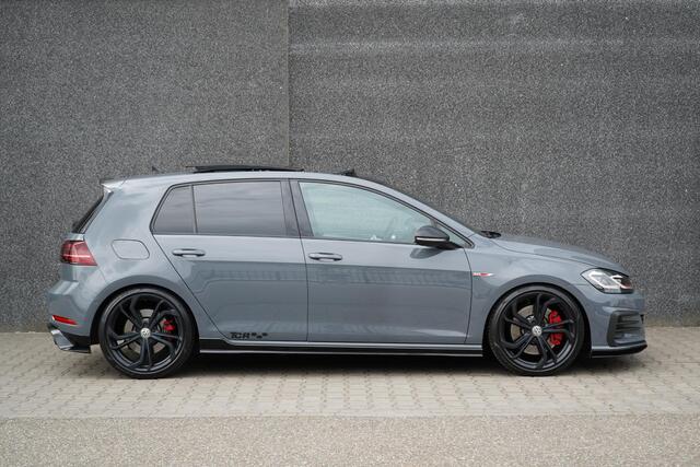 Volkswagen GOLF 2.0 TSI GTI TCR /ACC/Akra/Dynaudio/Pano/Camera/virtual/Keyless