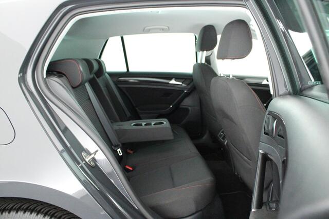 Volkswagen GOLF 1.0 TSI 110pk DSG Sound Led Stoelverwarming Navigatie