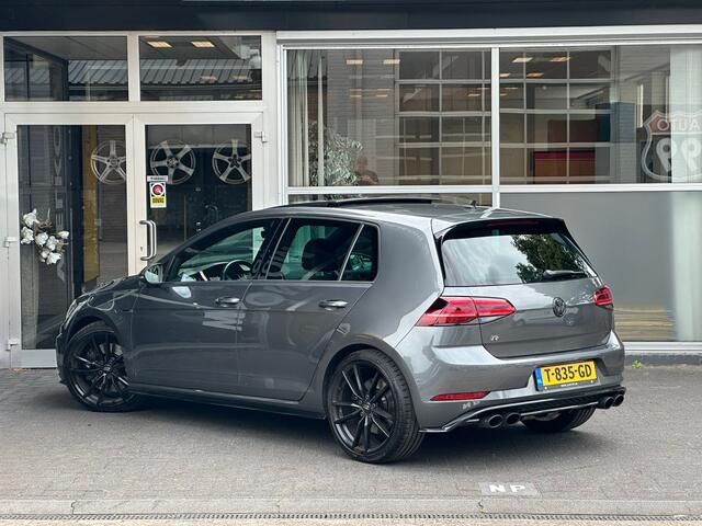 Volkswagen GOLF 7.5 2.0 TSI 4Motion R PANO / DCC / DYN AUDIO / VIRTUAL / CARBON / VOL !!!