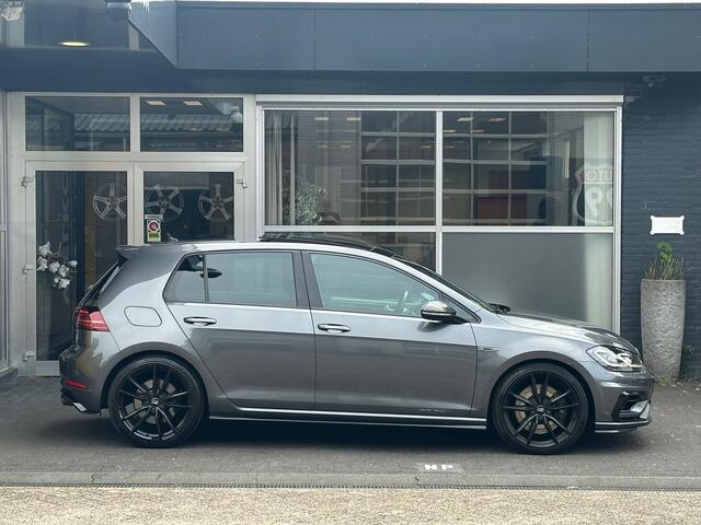 Volkswagen GOLF 7.5 2.0 TSI 4Motion R PANO / DCC / DYN AUDIO / VIRTUAL / CARBON / VOL !!!