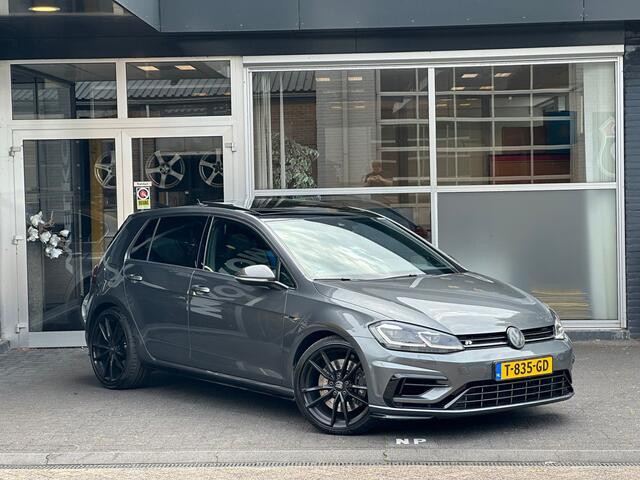 Volkswagen GOLF 7.5 2.0 TSI 4Motion R PANO / DCC / DYN AUDIO / VIRTUAL / CARBON / VOL !!!